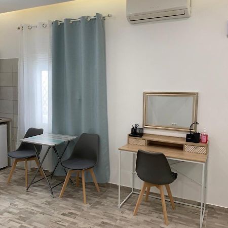 Santorini Studio For 2 Person In Athens Near Sea& Center Apartamento Exterior foto